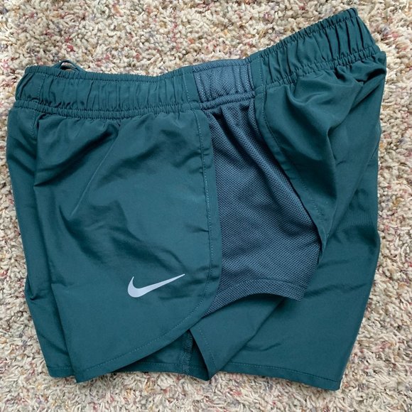 Nike Running Shorts - Picture 2 of 5